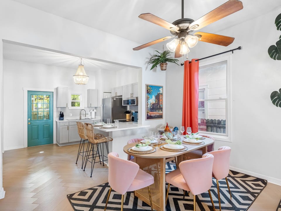 Dining area with ceiling fan