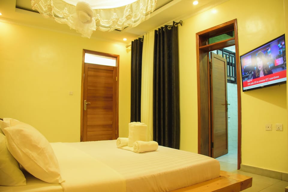 Laptop workspace, free WiFi, bed sheets