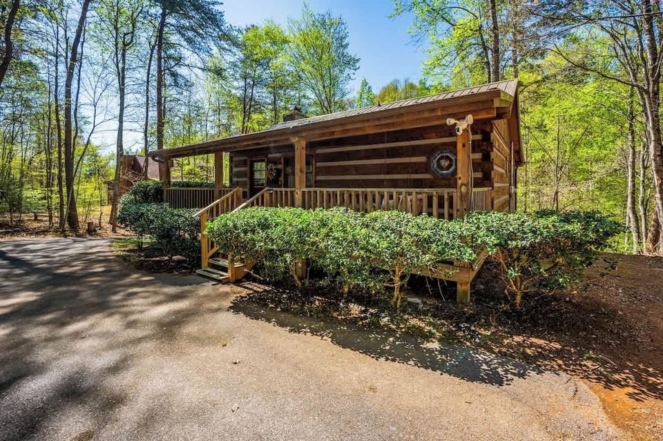 Another exterior view of the cabin