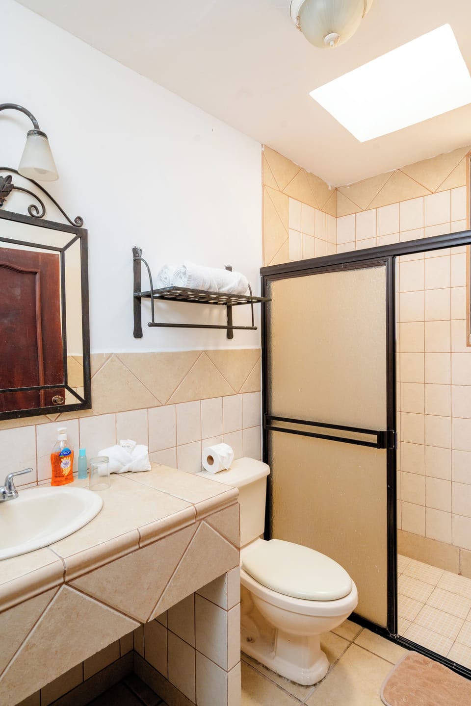 Comfort Double Room, 2 Double Beds, Courtyard View | Bathroom | Shower, towels, soap, shampoo