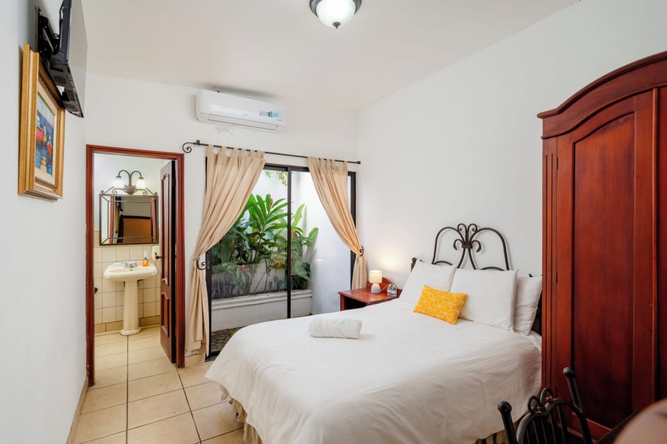 Comfort Double Room, Garden View | Desk, WiFi (free)