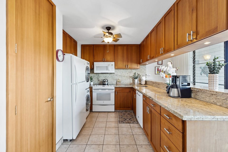 Full sized kitchen appliances