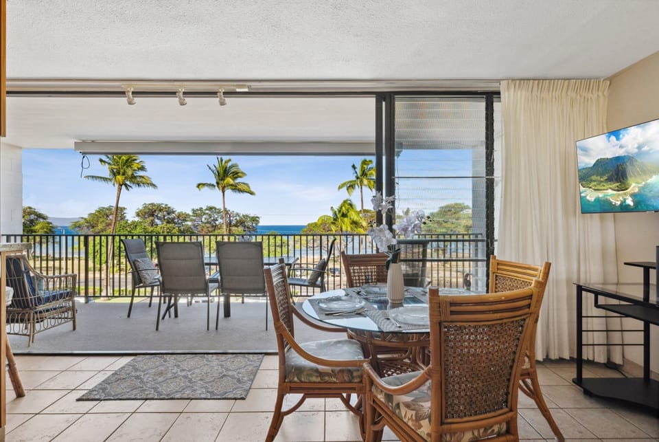 Dinning set for four.