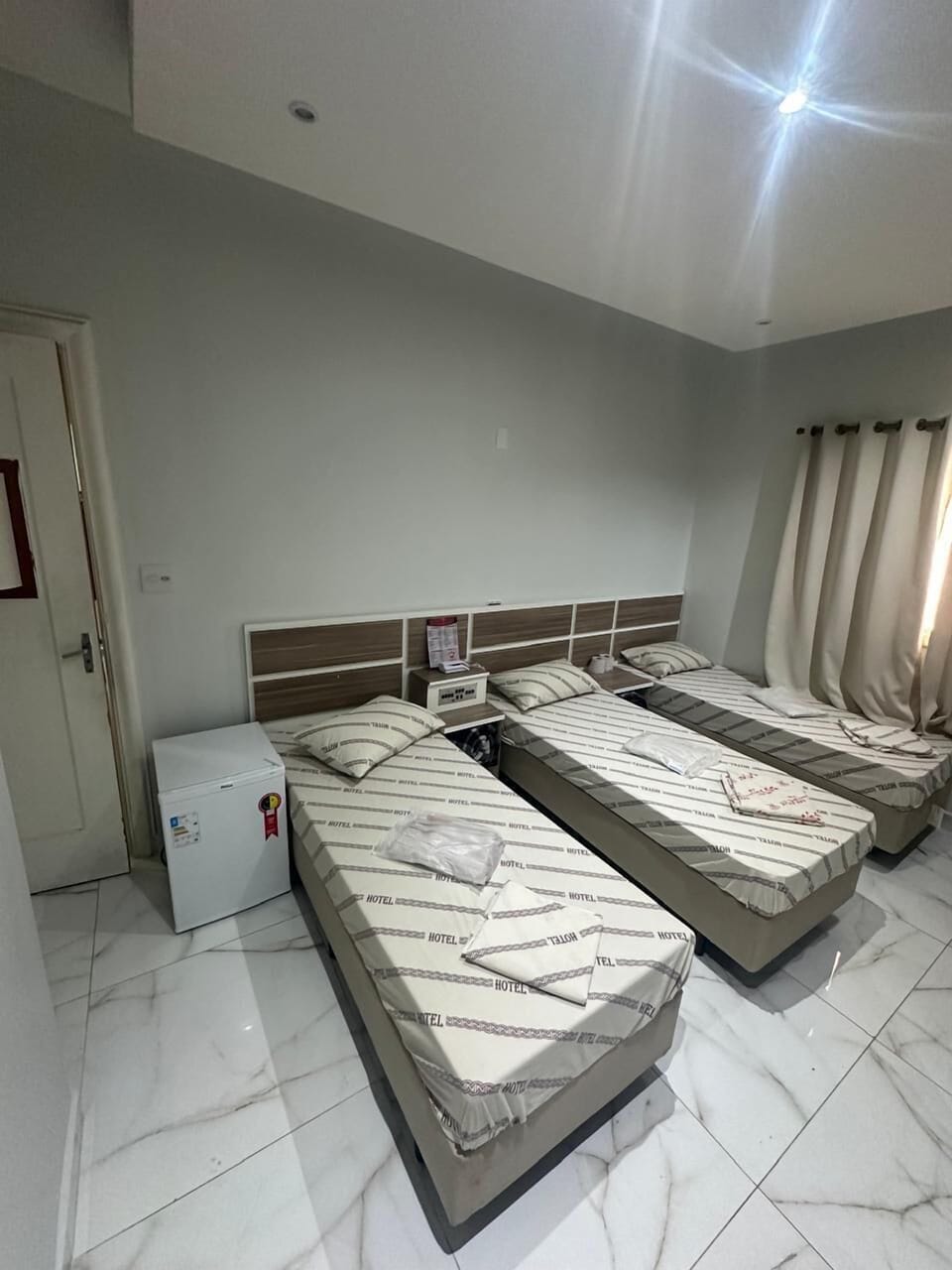 Economy Triple Room | Desk, laptop workspace, WiFi (free)