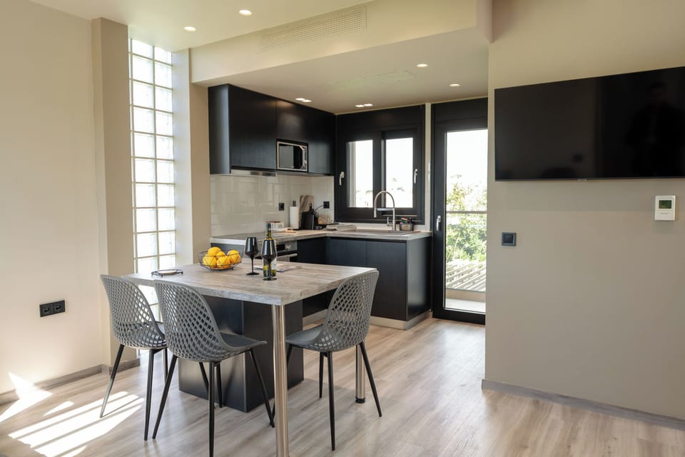 Kitchen and dining area