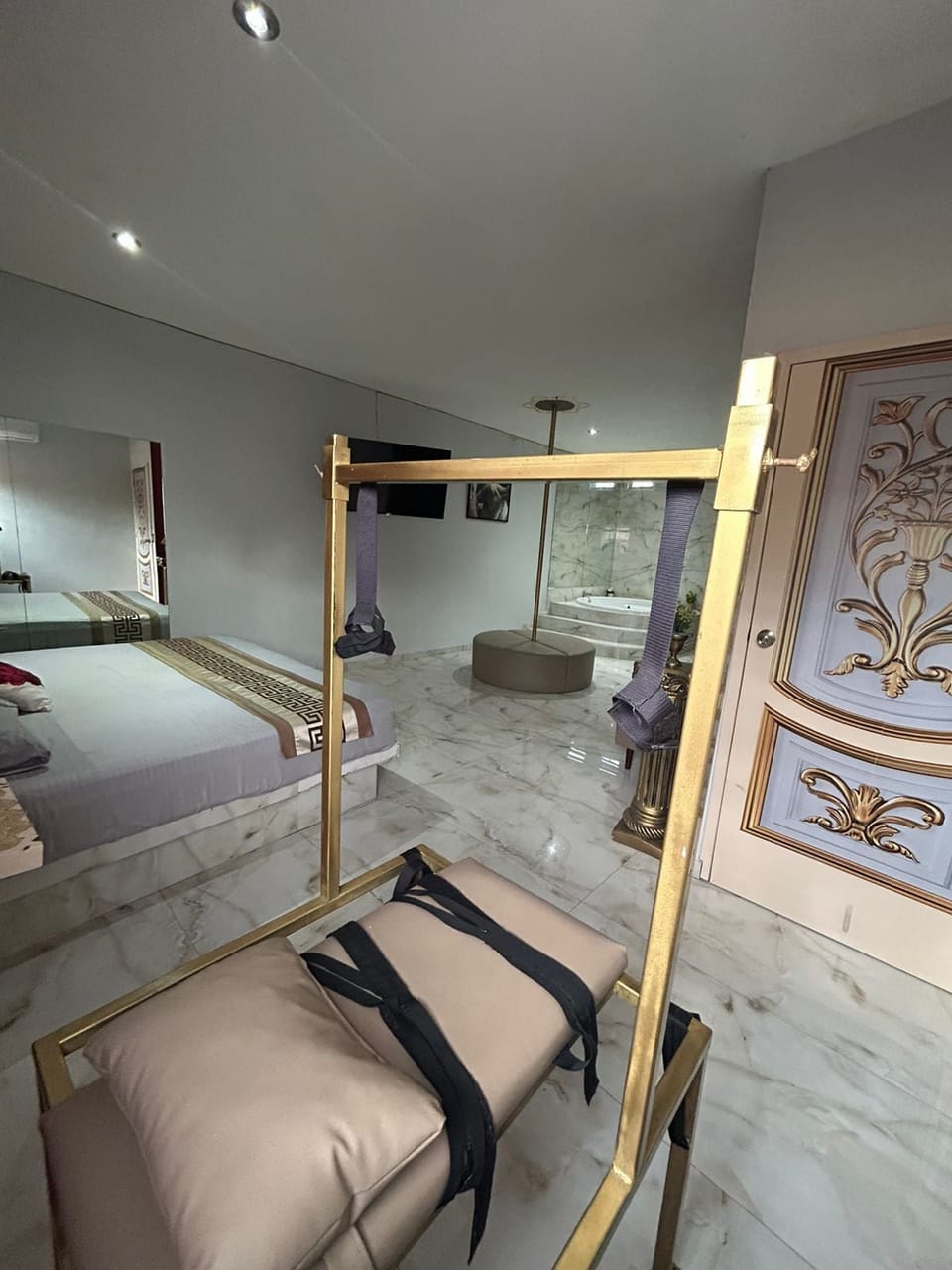 Deluxe Room | Desk, free WiFi