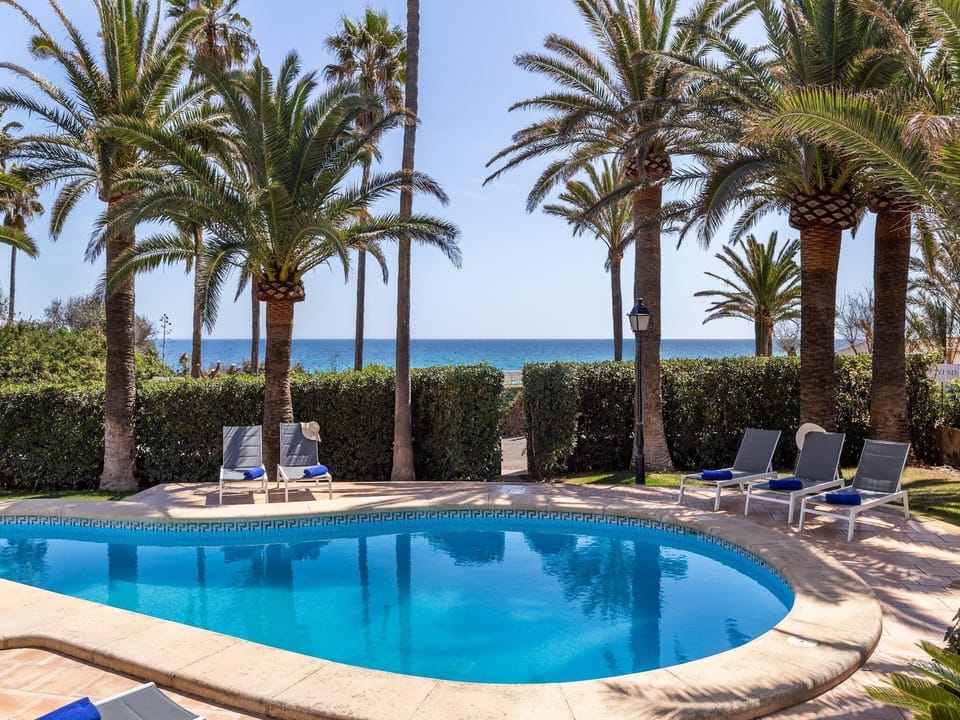 Holiday Home Swimming Pool