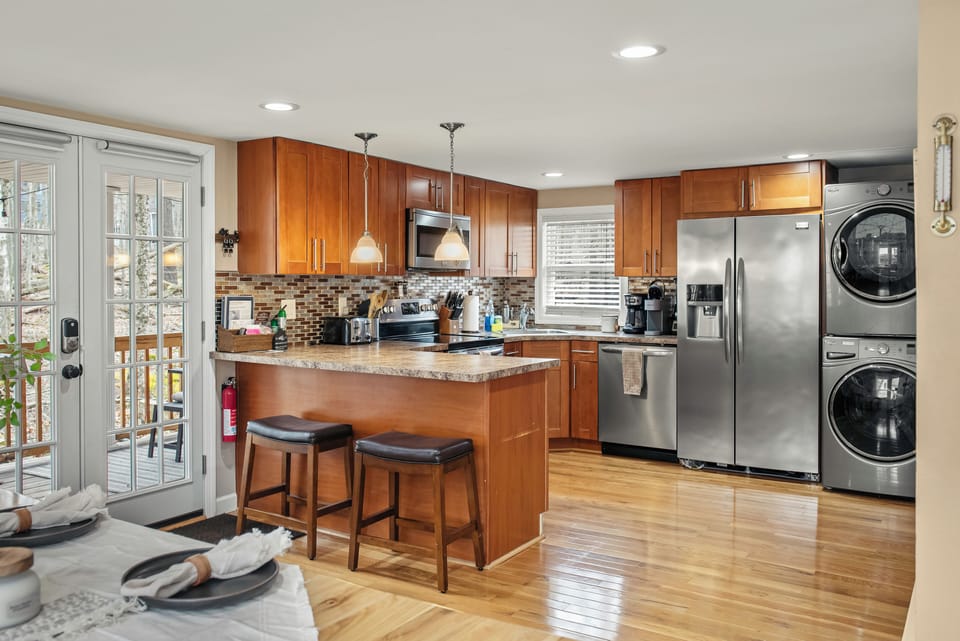Pull up a stool at the kitchen counter and enjoy casual dining and conversations.