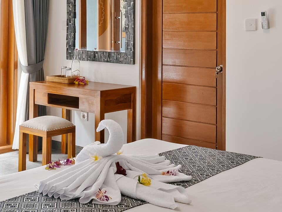 Deluxe Villa | Individually decorated, individually furnished, desk, laptop workspace