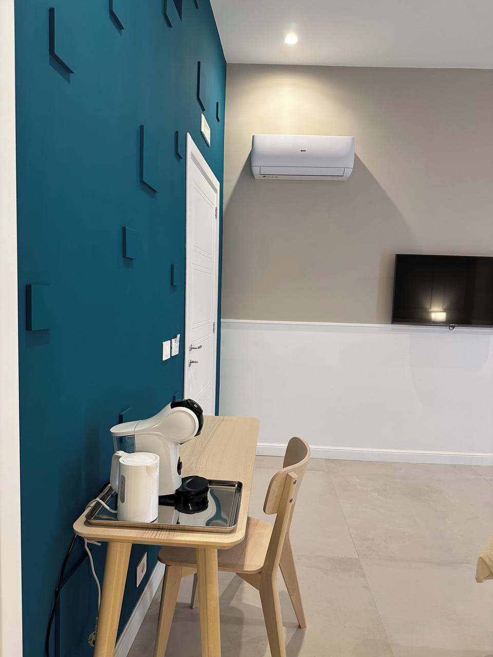 Superior Triple Room, Balcony, City View | Blackout drapes, soundproofing, iron/ironing board (on request)