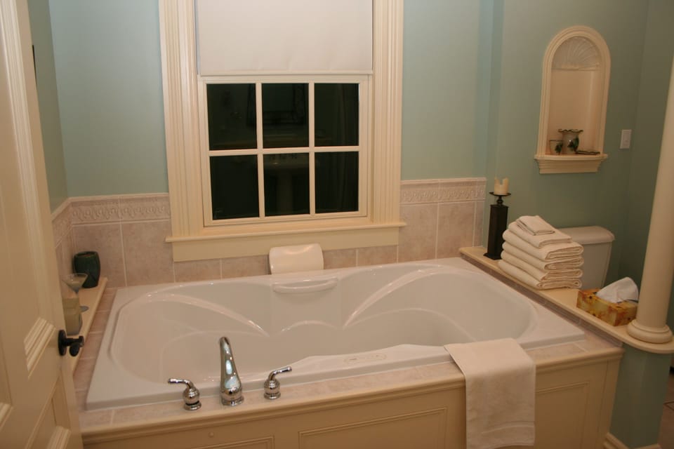 Premium Suite, 1 Queen Bed with Sofa bed, Kitchenette (Jetted Tub) (First floor) | Deep soaking bathtub