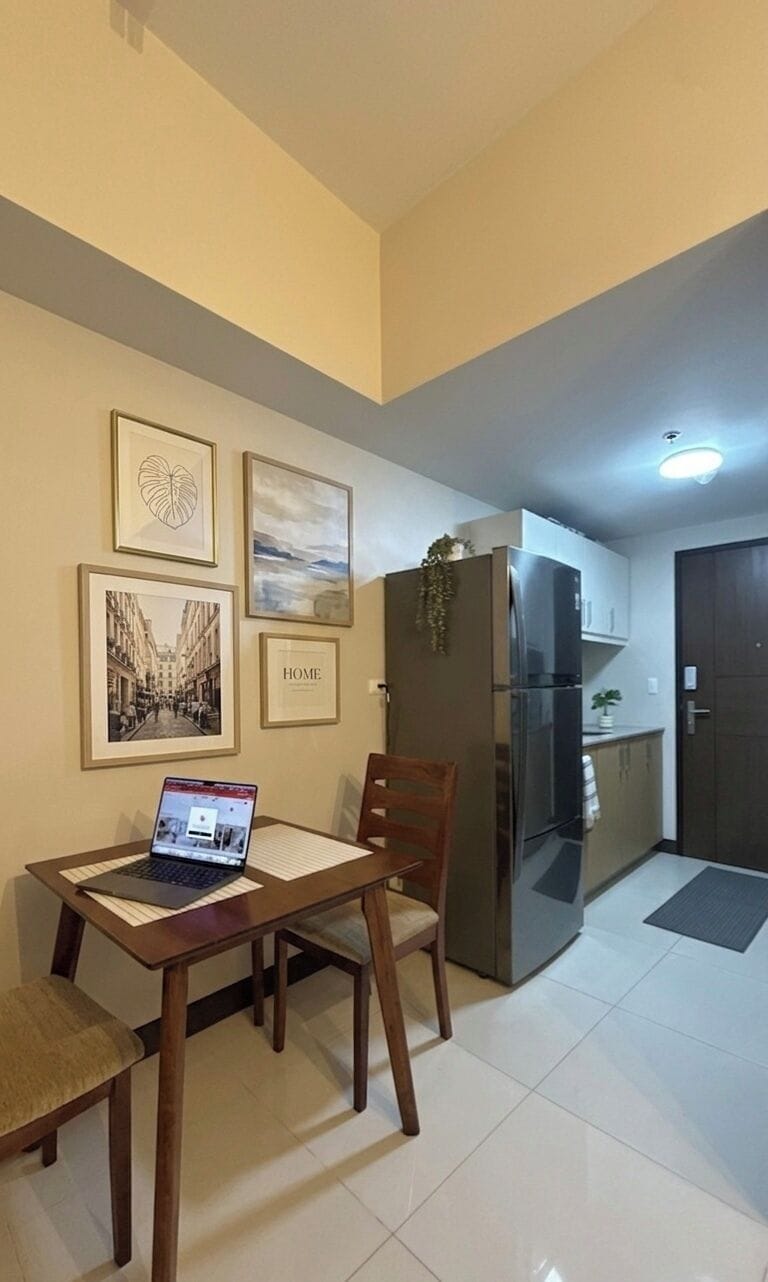 Apartment, City View | Living area | Smart TV, Netflix, streaming services