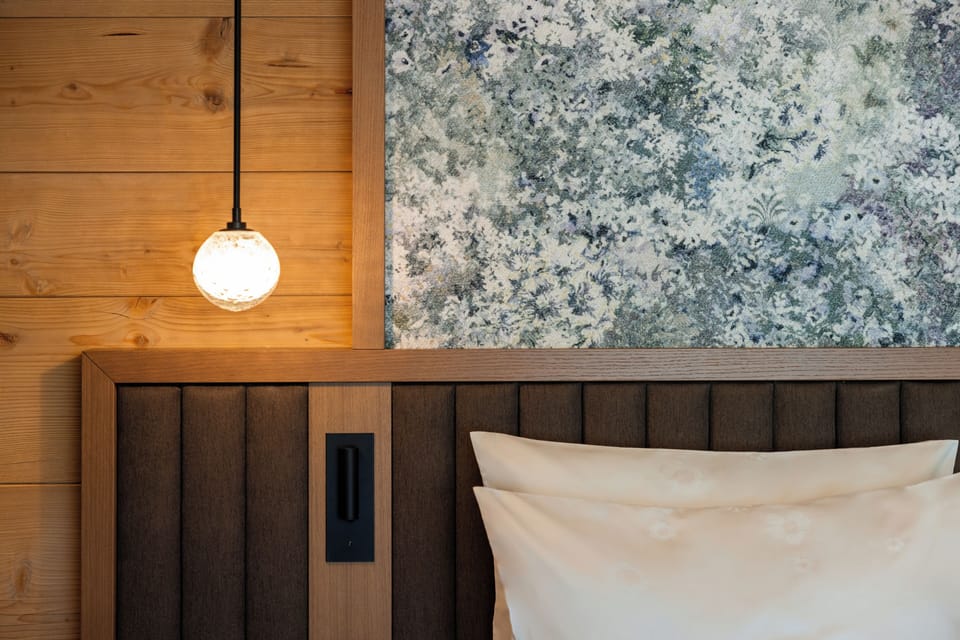 Superior Room, 1 King Bed | In-room safe, desk, free WiFi