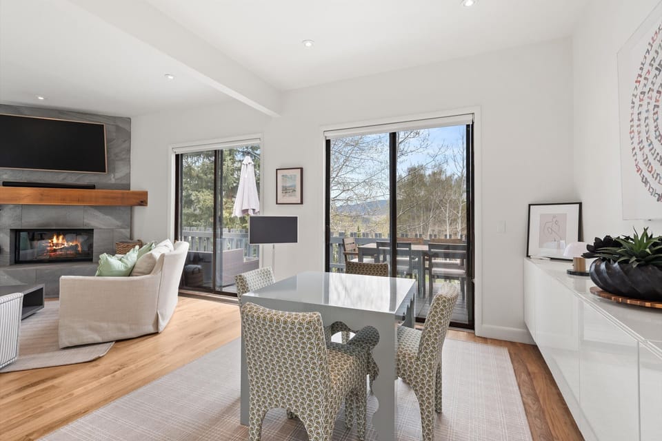 Breakfast Nook / Remote Workspace