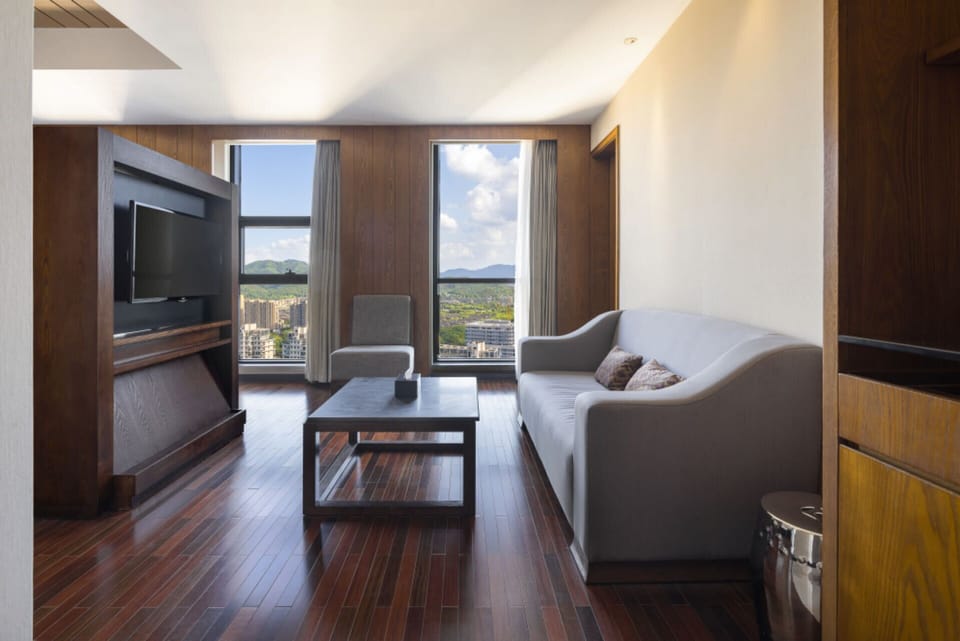 Business Double Room, City View | Free WiFi, bed sheets