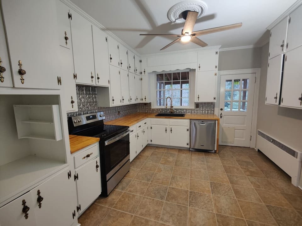 Spacious Kitchen