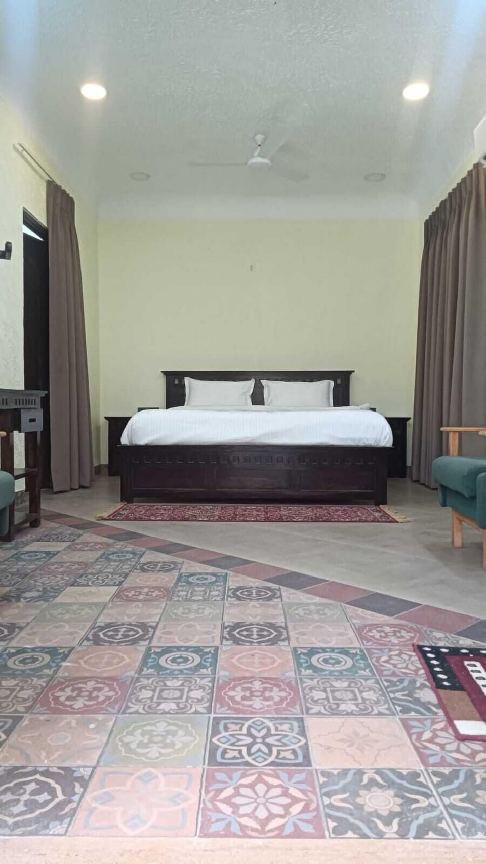 Deluxe Room | Free WiFi