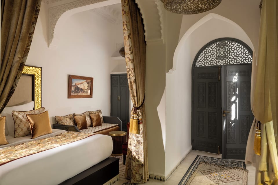 Junior Triple Room (Capucine) | In-room safe, desk, soundproofing, free WiFi