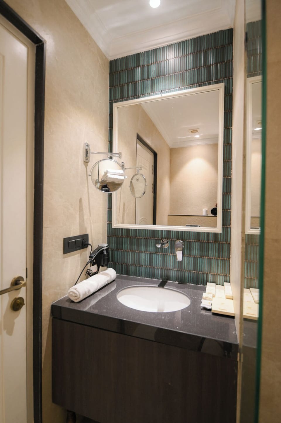 Classic Room | Bathroom | Shower