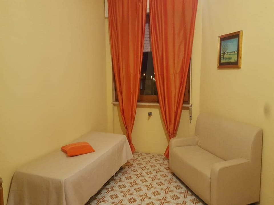 Basic Apartment | Living area