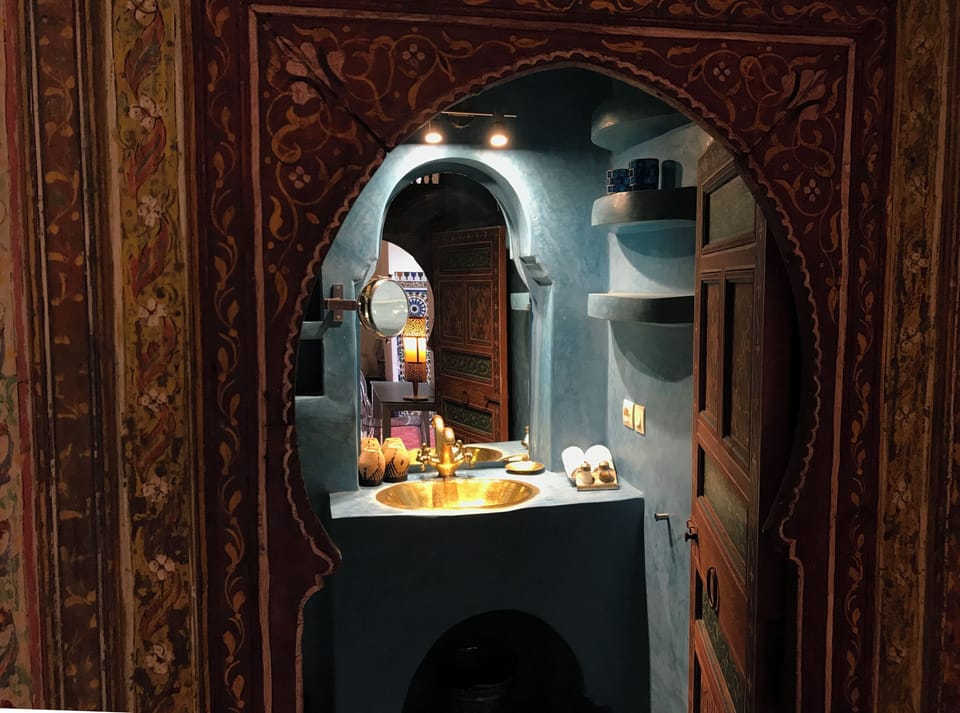 Traditional Room (Hachmia) | Bathroom | Shower, free toiletries, towels