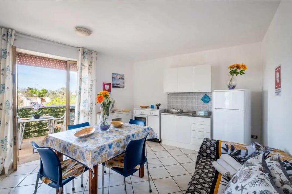 Apartment, Balcony, City View | Private kitchen | Fridge, oven, stovetop, cookware/dishes/utensils