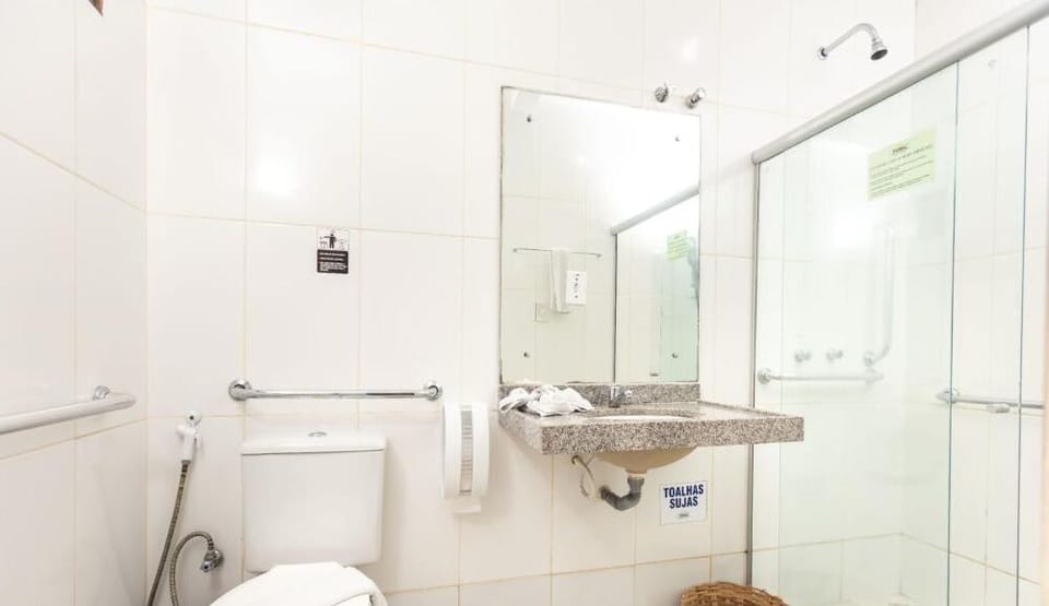 Shower, towels