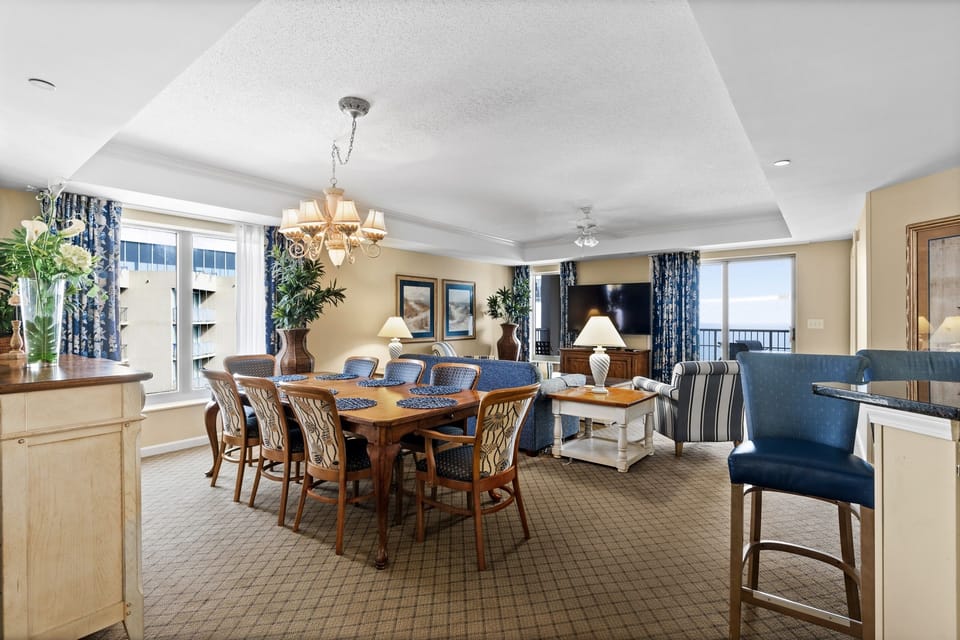 Dining / Living Room