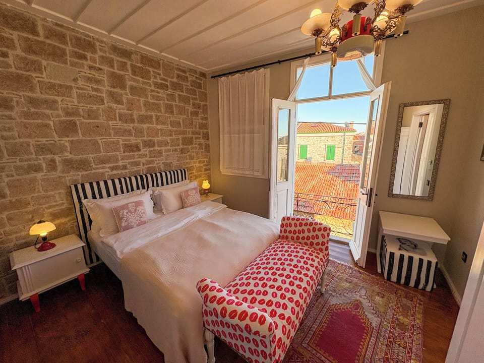 Deluxe Room, Balcony, City View | Free WiFi