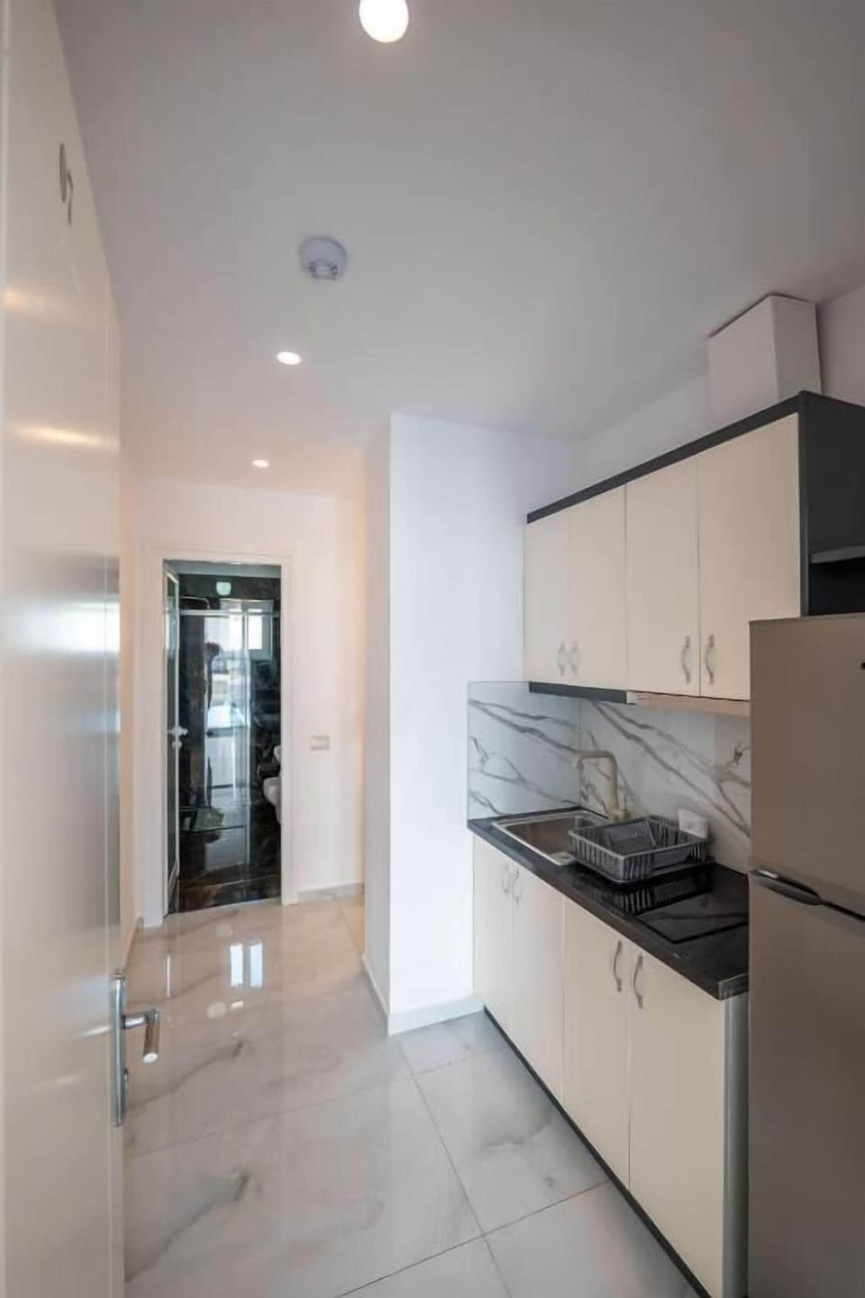 Deluxe Studio | Private kitchenette | Fridge