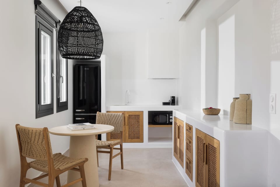 Signature Suite, Private Pool | Living area | TV