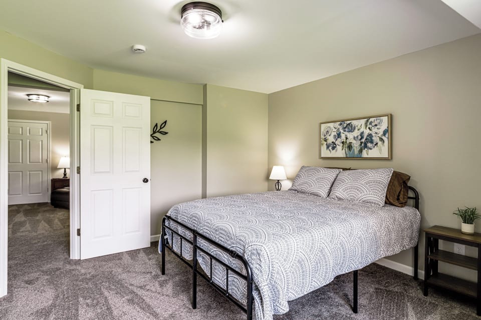 House (5 Bedrooms) | Interior