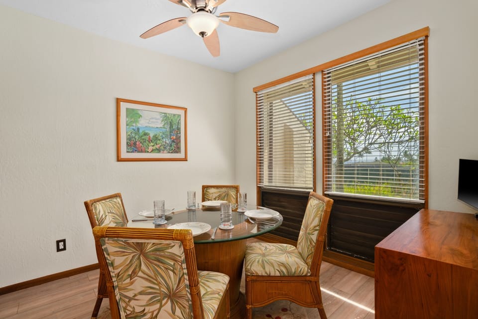 Condo, 2 Bedrooms | Dining