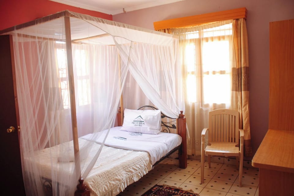 Comfort Double Room, City View | Free WiFi, bed sheets