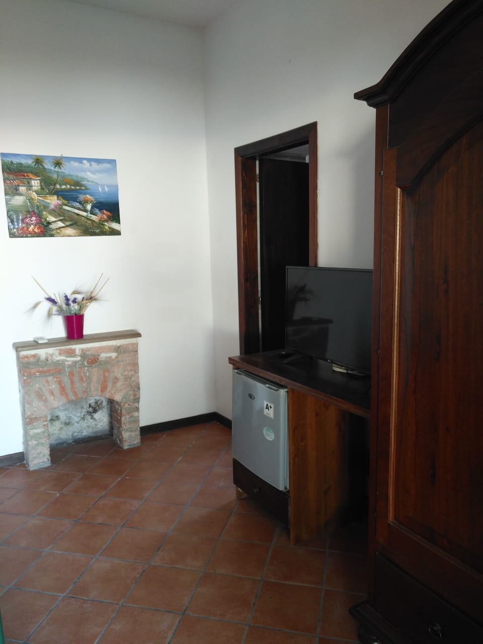 Standard Double Room, Sea View | In-room safe, desk, WiFi (free)