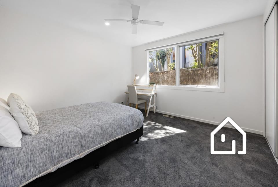 Bedroom 5: 1 x Double, BIR, desk and ceiling fan