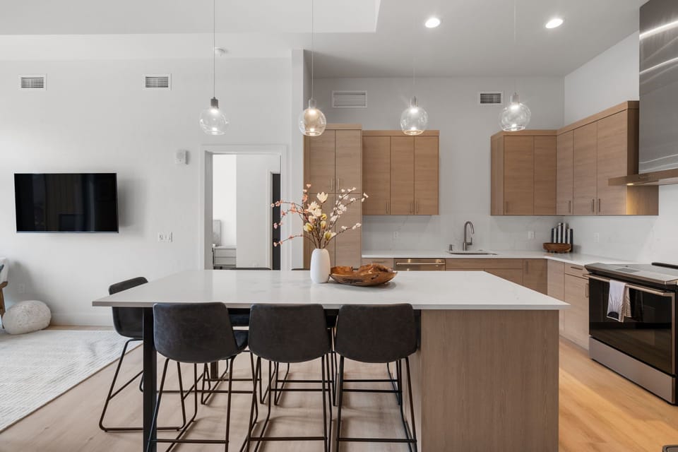 Kitchen Dining Area