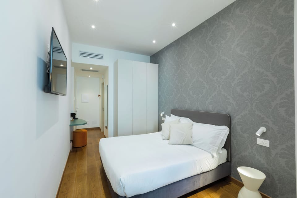 Standard Double or Twin Room | Minibar, in-room safe, desk, soundproofing