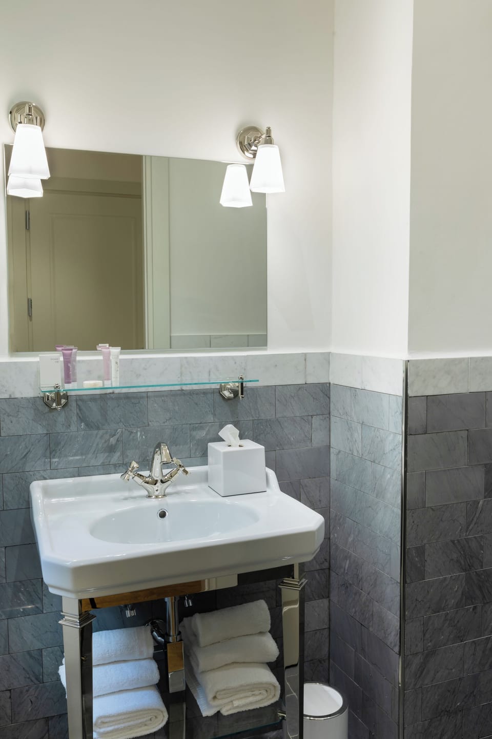 Standard Double or Twin Room | Bathroom | Free toiletries, towels, soap, shampoo