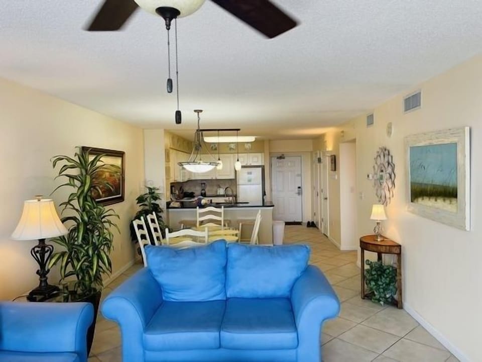 Home Decor, Lamp, Furniture, Indoors, Living Room