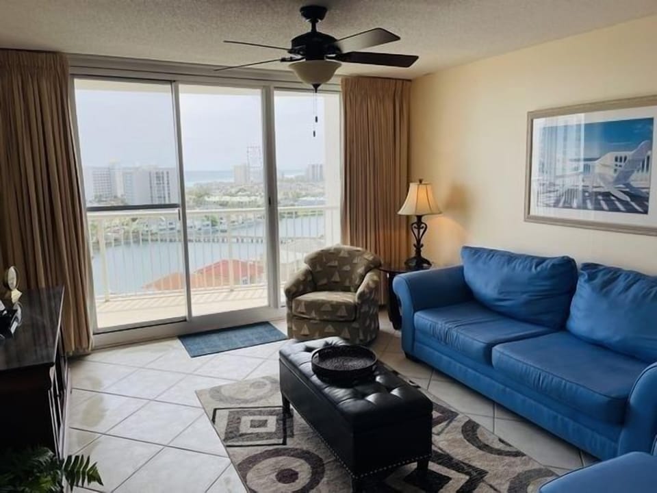 Couch, Furniture, Architecture, Building, Indoors