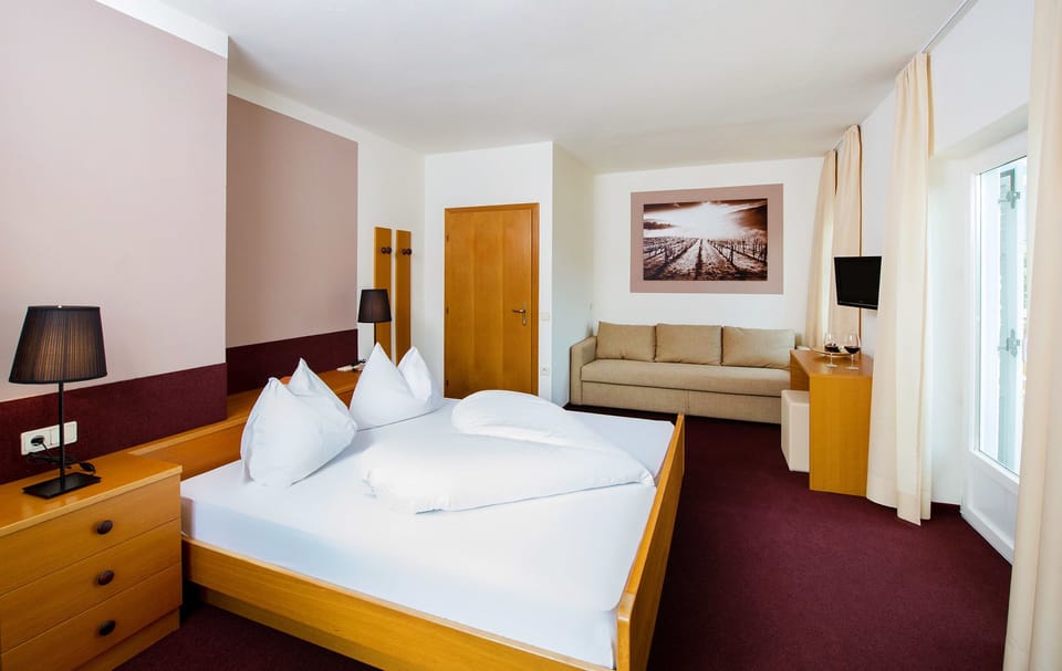 Panoramic Double Room, 1 Double Bed, Balcony, Valley View | In-room safe, desk, bed sheets