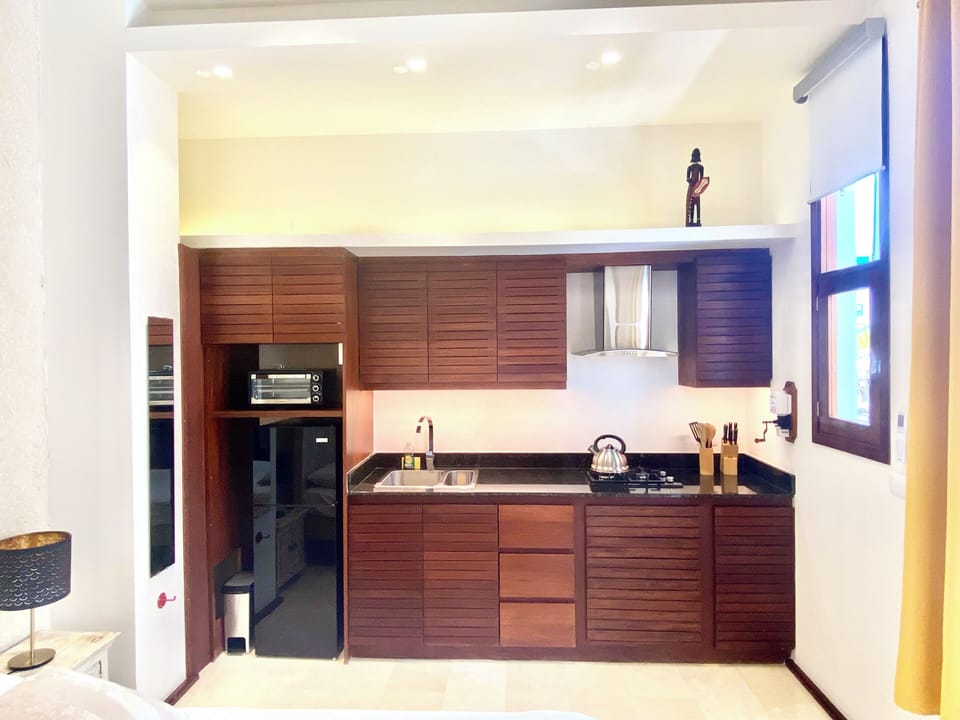 Superior Studio, Kitchen, Pool View | Private kitchen