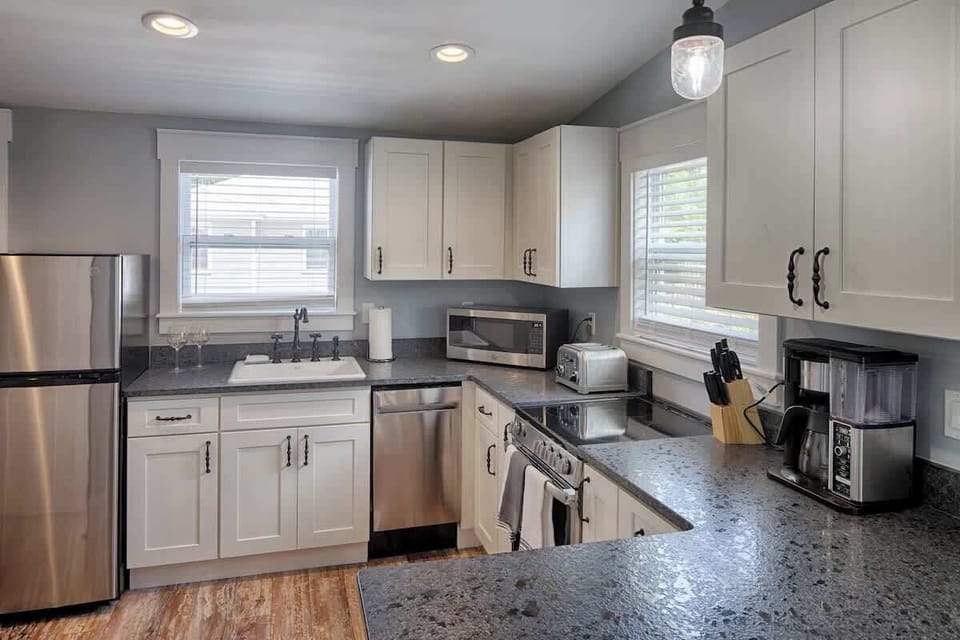 Kitchen (full service)