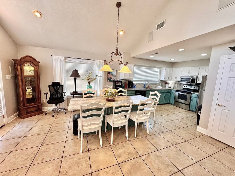 House, Multiple Beds, Pool Access, Pool View (Cindy's Nest) | 4 bedrooms, individually decorated, individually furnished, bed sheets