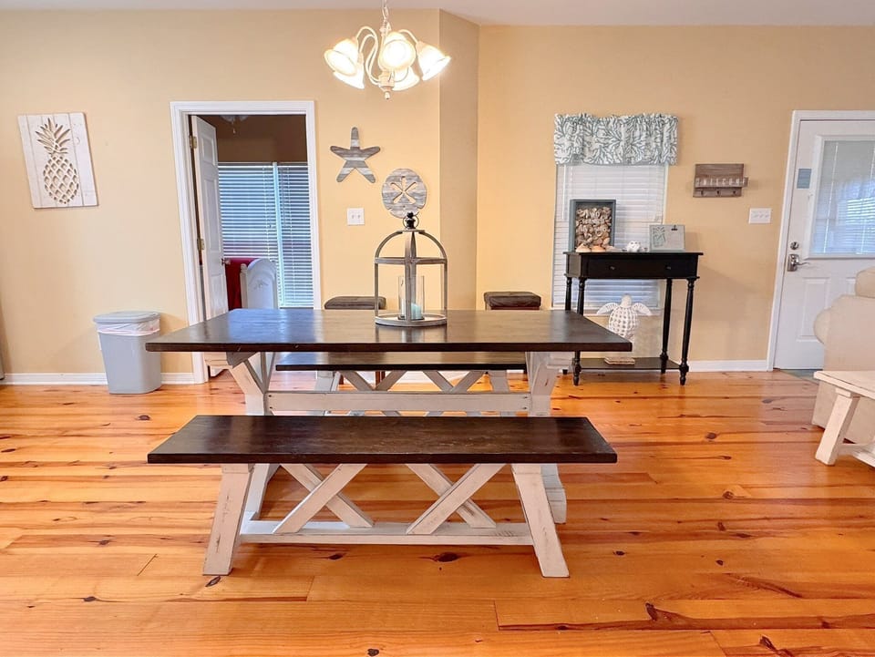 House, Multiple Beds, Balcony, Garden View (The Rookery 202) | 3 bedrooms, individually decorated, individually furnished, bed sheets