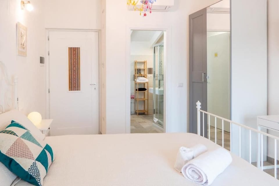 Deluxe Double Room, Balcony, City View | Desk, laptop workspace, blackout drapes, soundproofing