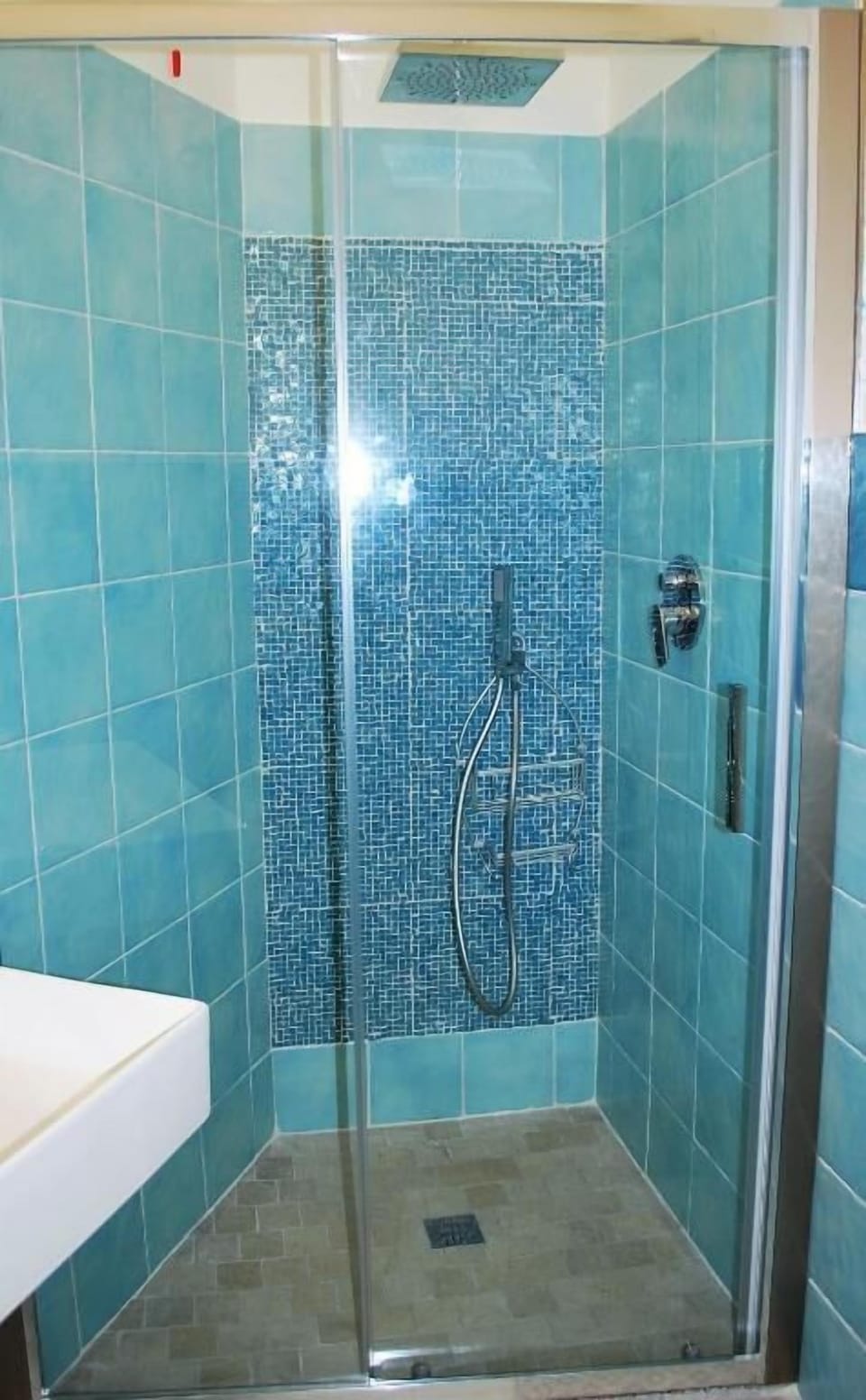 Standard Double Room, City View | Bathroom | Shower, hair dryer, towels