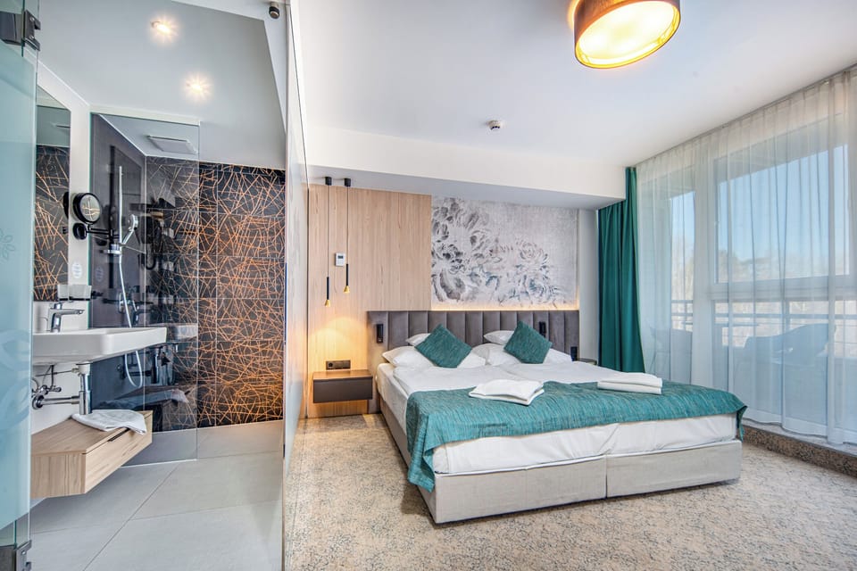 Standard Double Room, Balcony | Minibar, in-room safe, desk, free WiFi