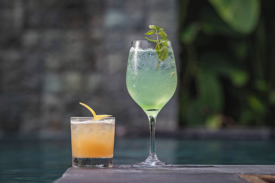 Poolside bar